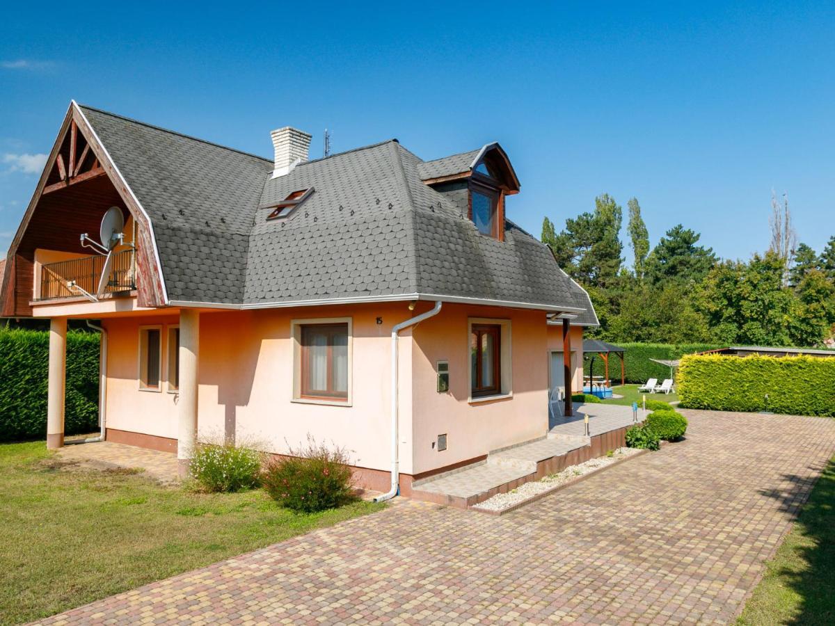 Holiday Home Narcisse By Interhome Balatonszarszo Bagian luar foto